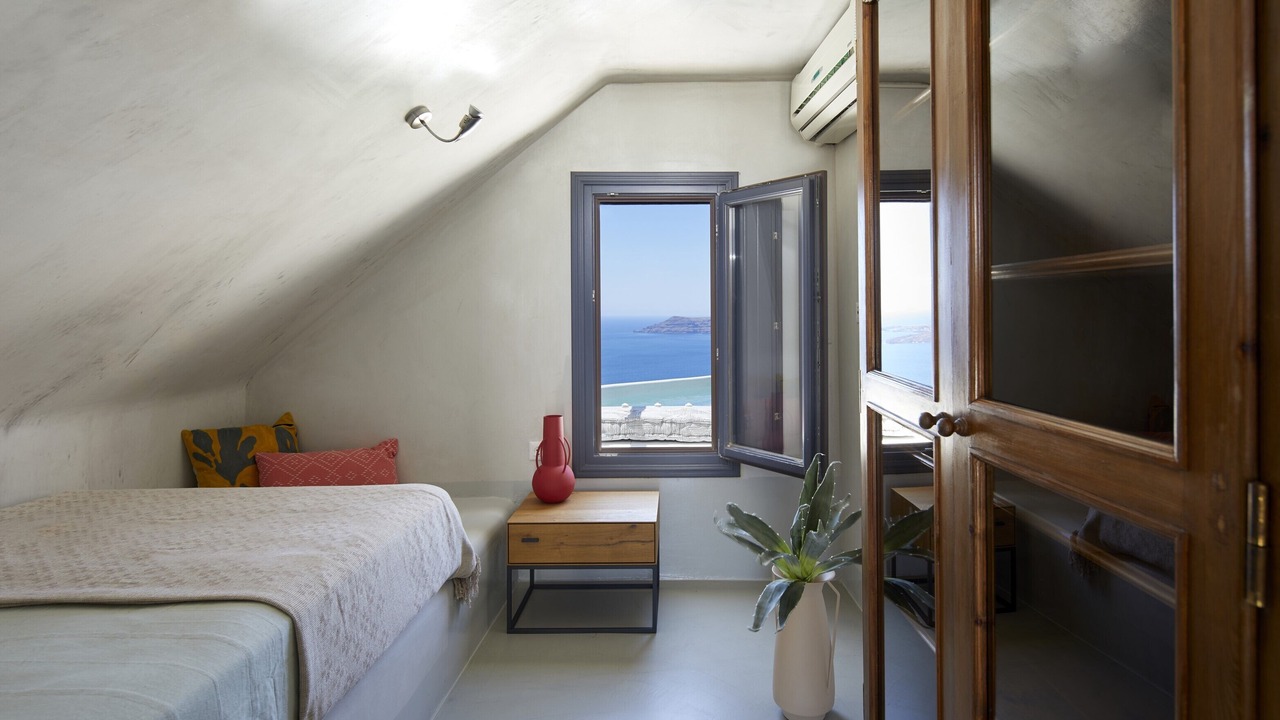 Photo of Bedroom in Imerovigli