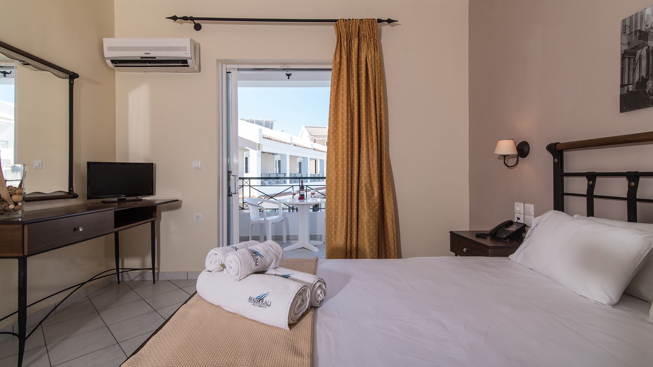 Photo of Bedroom in Neromilos