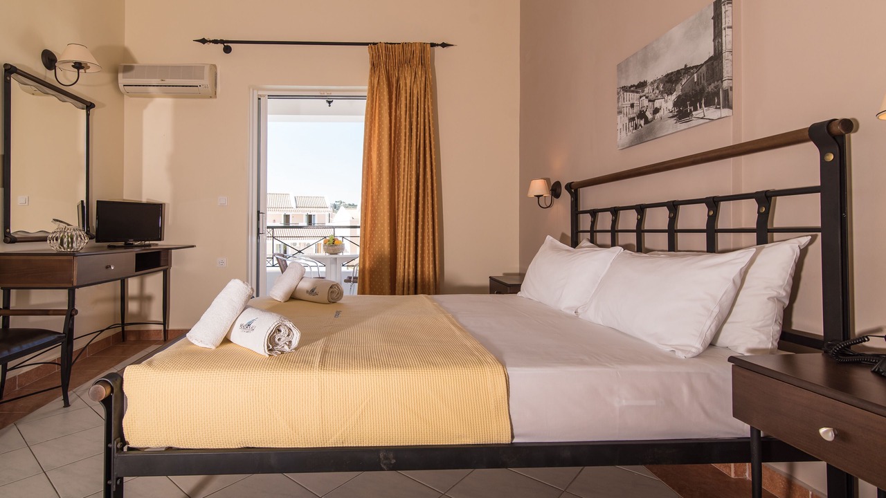 Photo of Bedroom in Neromilos