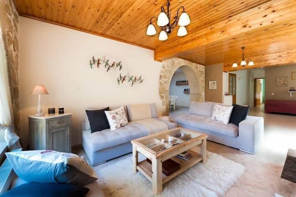 Photo of Livingroom in Makhairoi