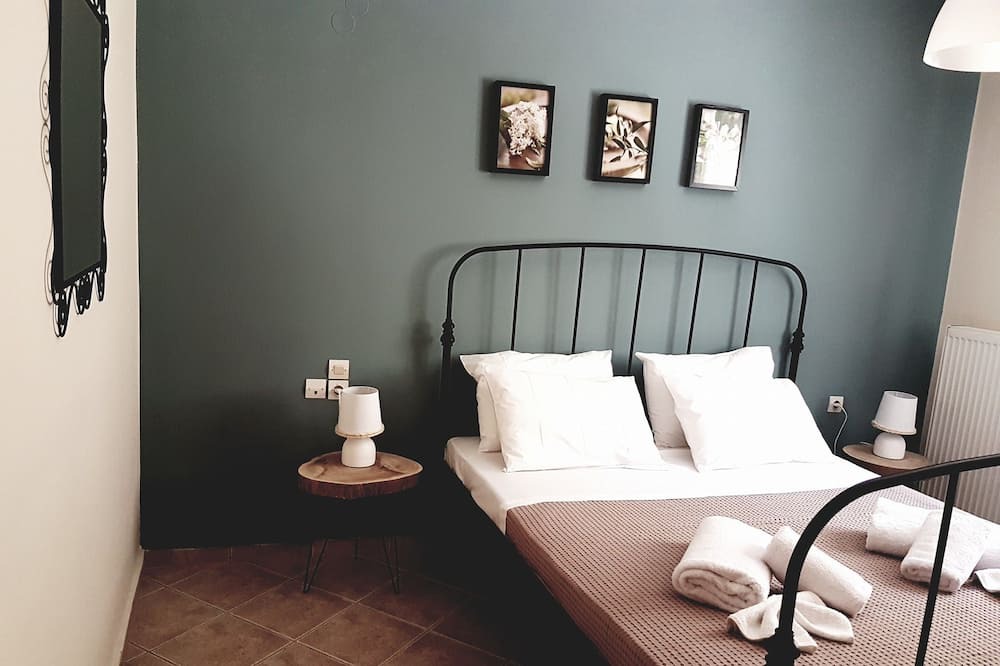 Photo of Bedroom in Makhairoi
