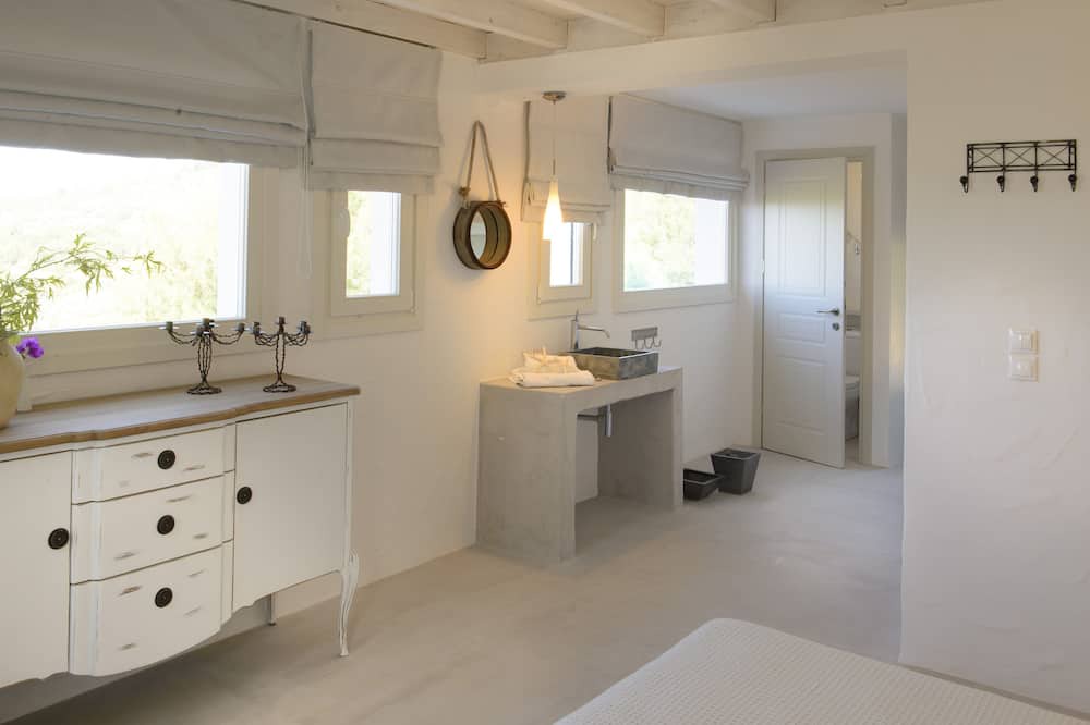 Photo of Bathroom in Votsi