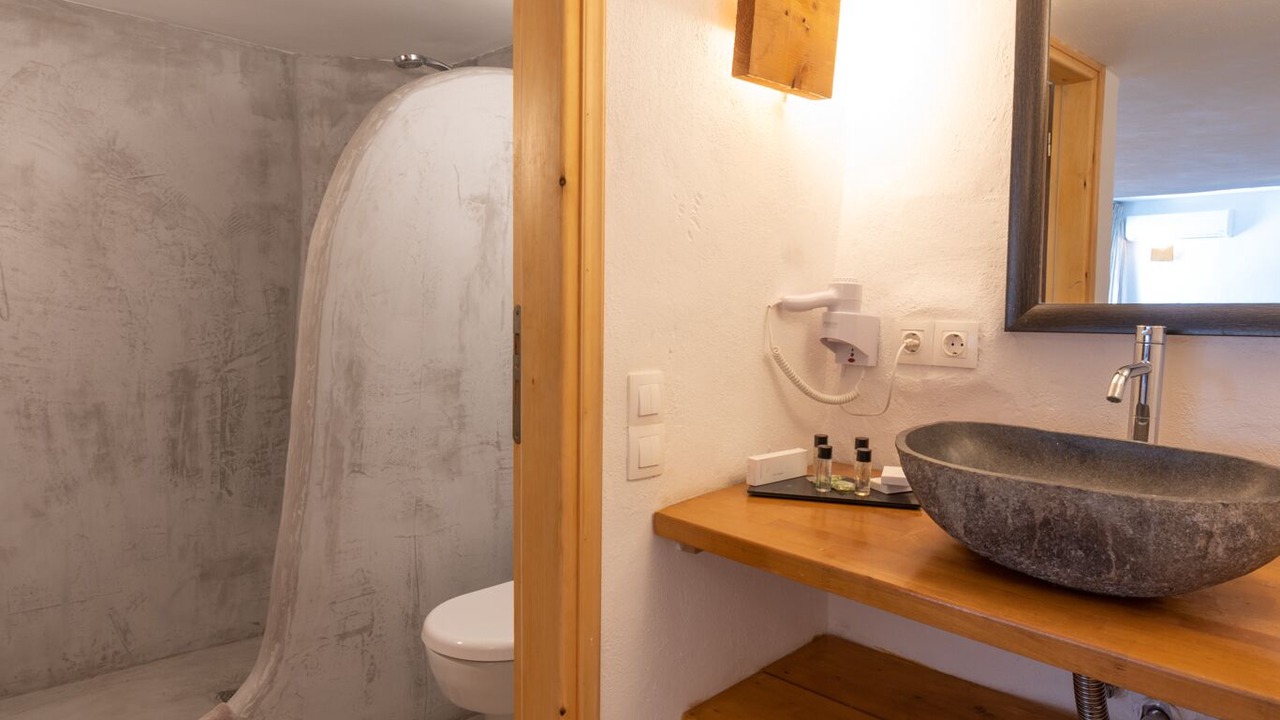 Photo of Bathroom in Koundouros