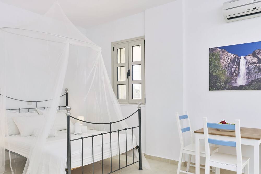 Photo of Bedroom in Lardos