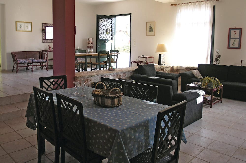 Photo of Bedroom in Kandia
