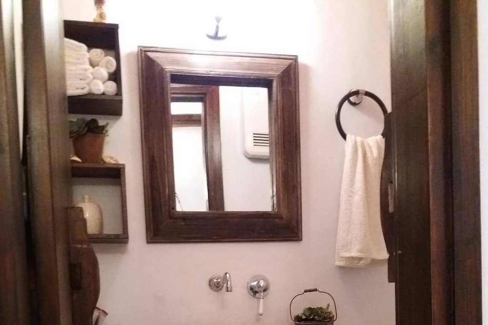 Photo of Bathroom in Pisses