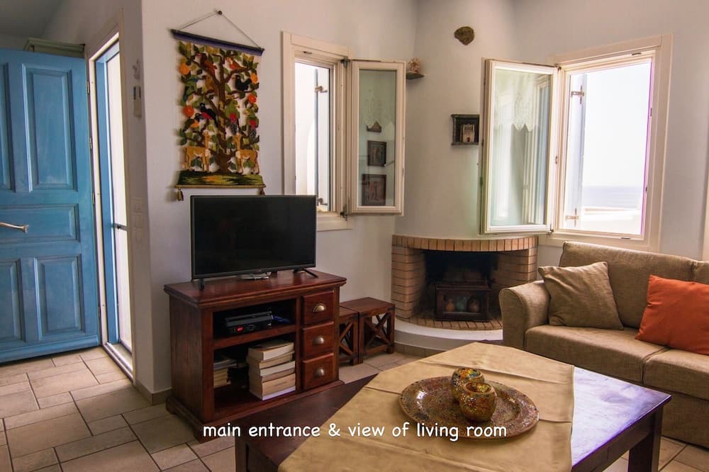 Photo of Livingroom in Agios Sostis