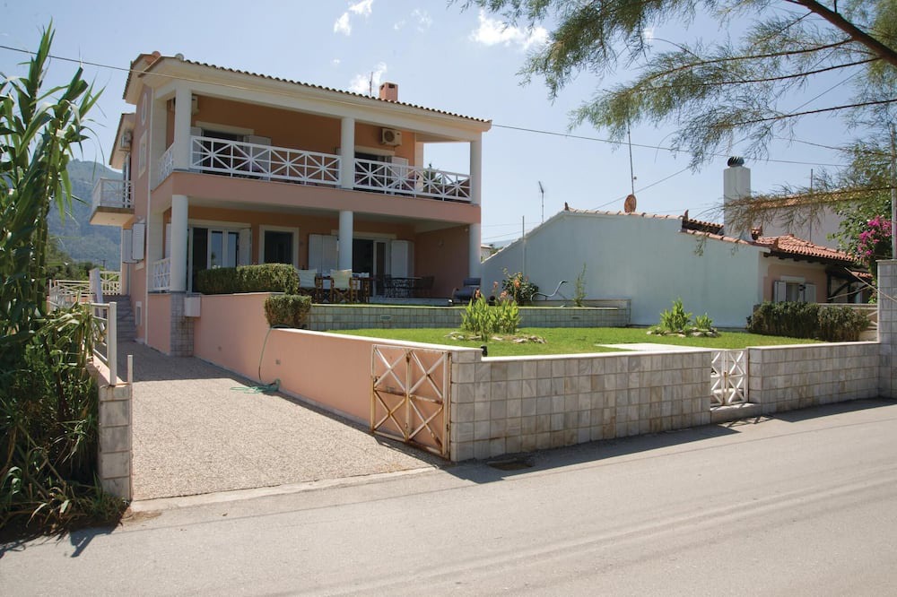 Photo of Outdoor in Diakofto