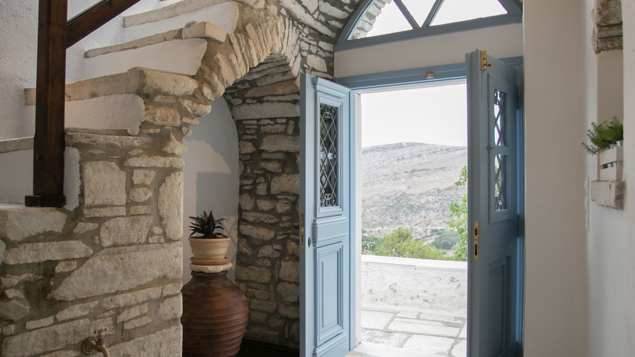 Photo of Buildings in Aperathos