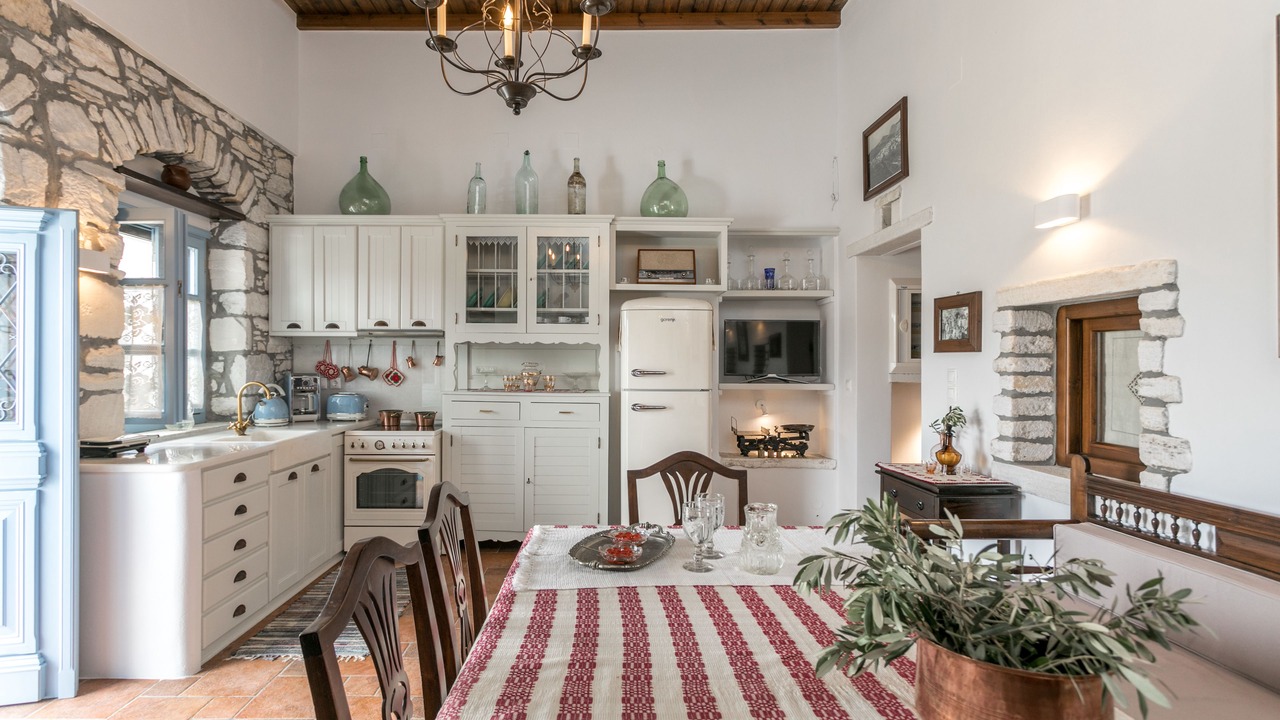 Photo of Livingroom in Aperathos