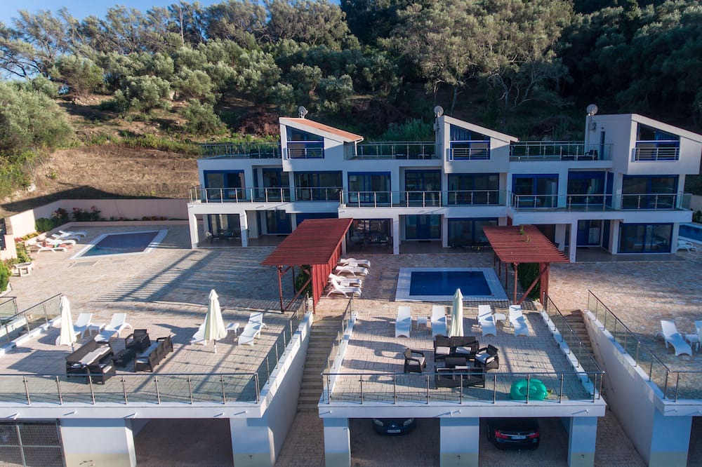 Photo of Patio Balcony in Agia Pelagia Chlomou