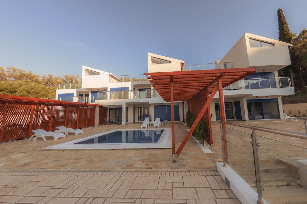 Photo of Outdoor in Agia Pelagia Chlomou