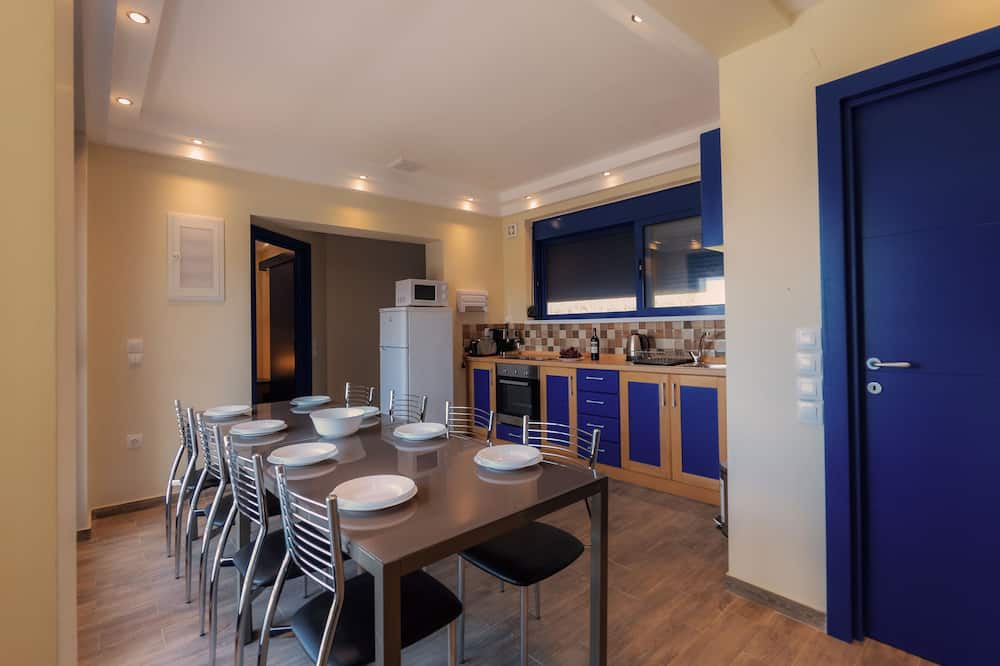 Photo of Livingroom in Agia Pelagia Chlomou