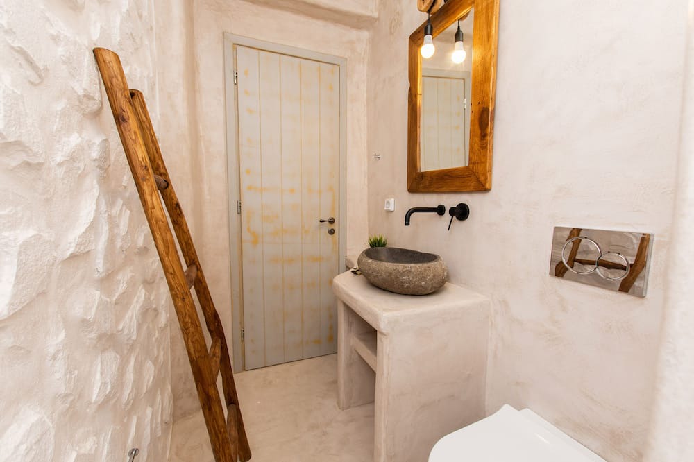 Photo of Bathroom in Maragas