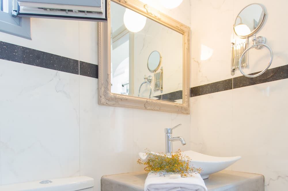 Photo of Bathroom in Maragas