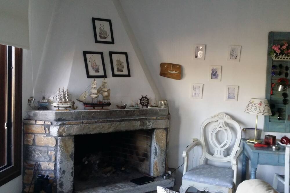 Photo of Livingroom in Moutsouna