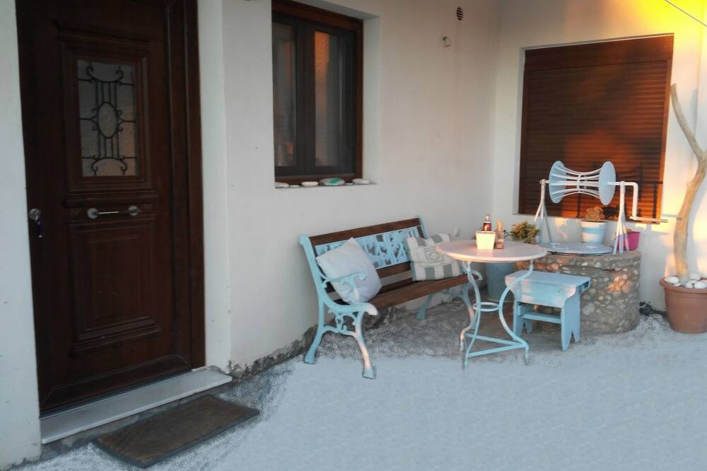 Photo of Patio Balcony in Moutsouna