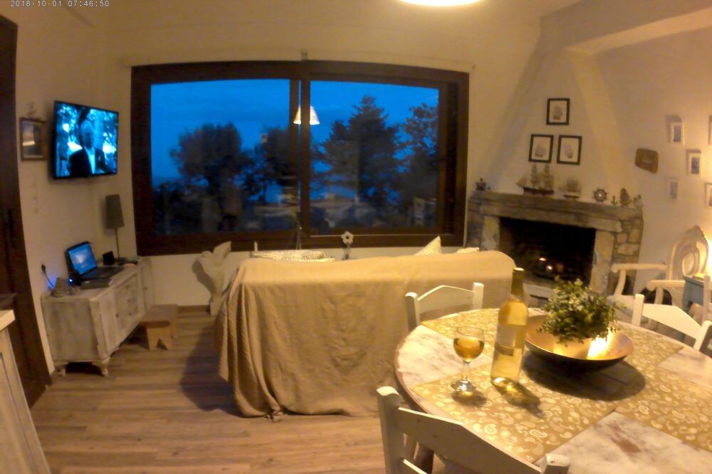 Photo of Livingroom in Moutsouna