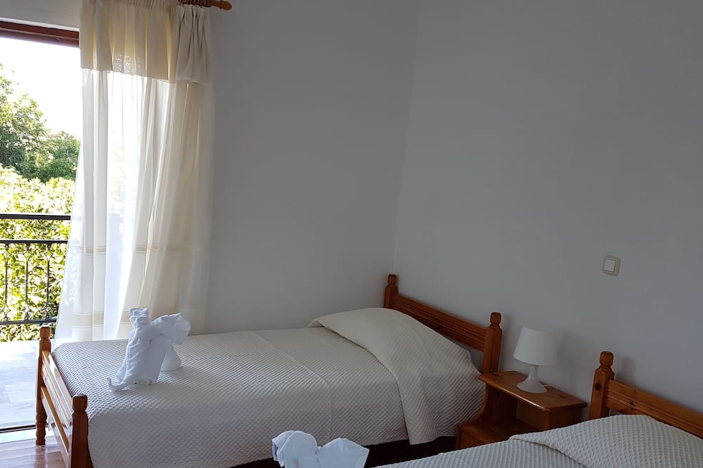Photo of Bedroom in Alikianos