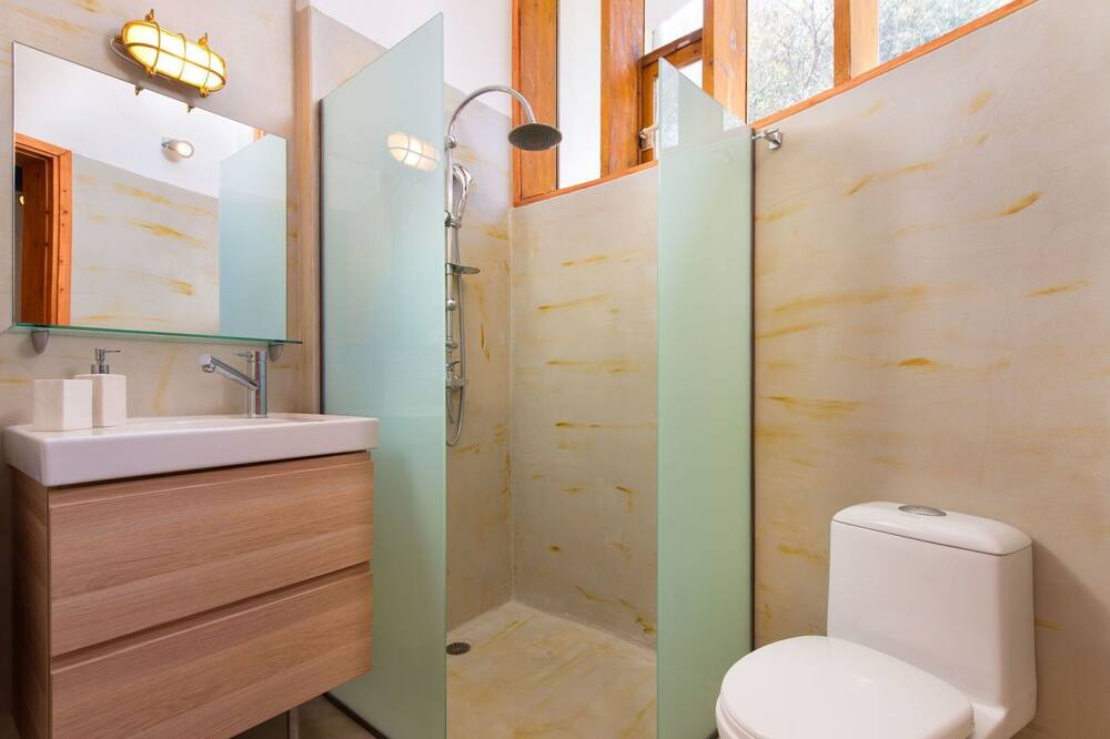 Photo of Bathroom in Ialyssos