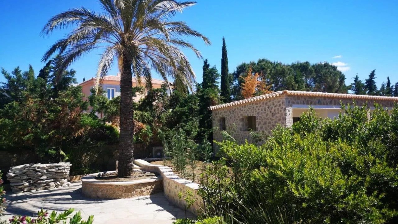 Photo of Outdoor in Plepi