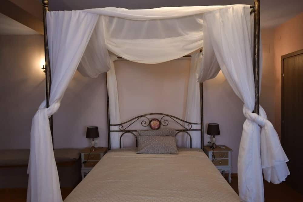 Photo of Bedroom in Pella Region