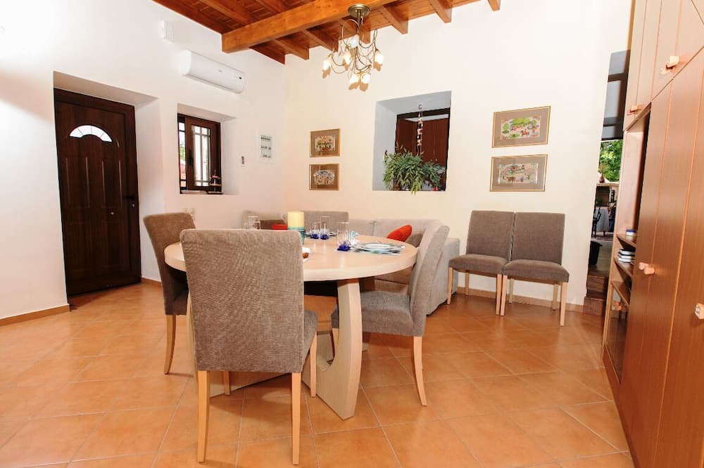 Photo of Livingroom in Karvelas