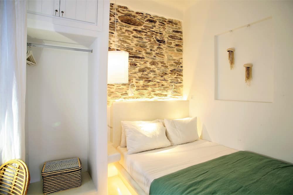 Photo of Bedroom in Paleopolis