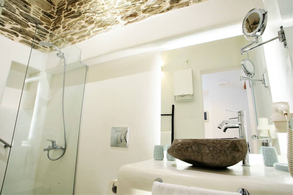 Photo of Bathroom in Paleopolis