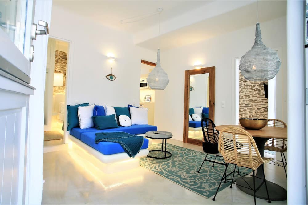 Photo of Livingroom in Paleopolis