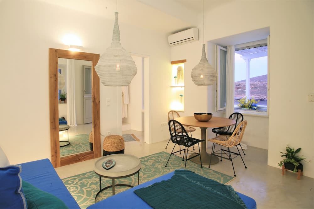 Photo of Bedroom in Paleopolis