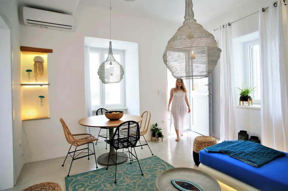 Photo of Bedroom in Paleopolis