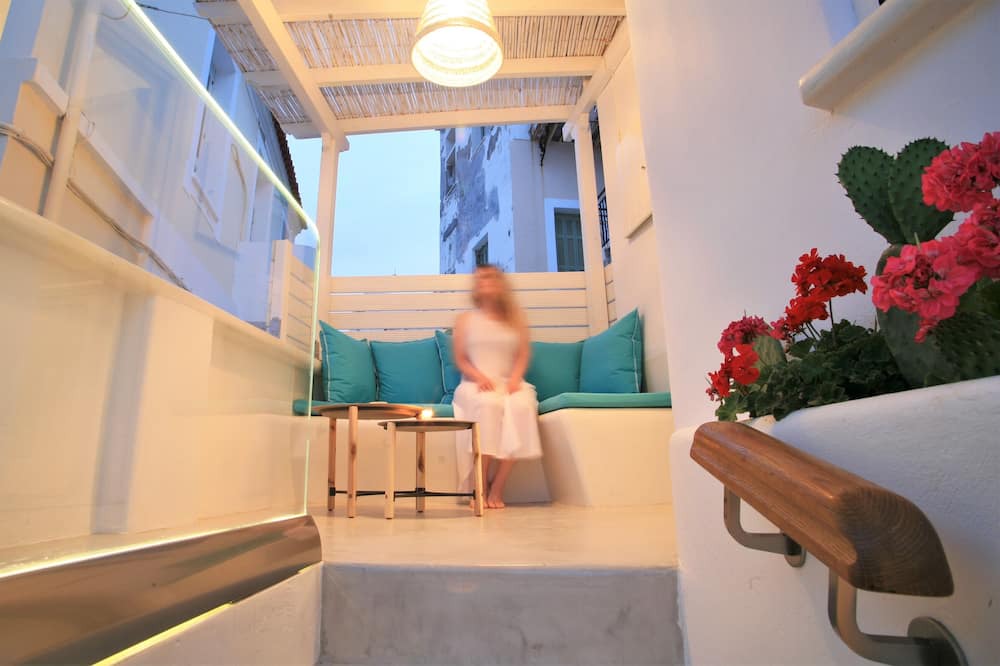 Photo of Bedroom in Paleopolis