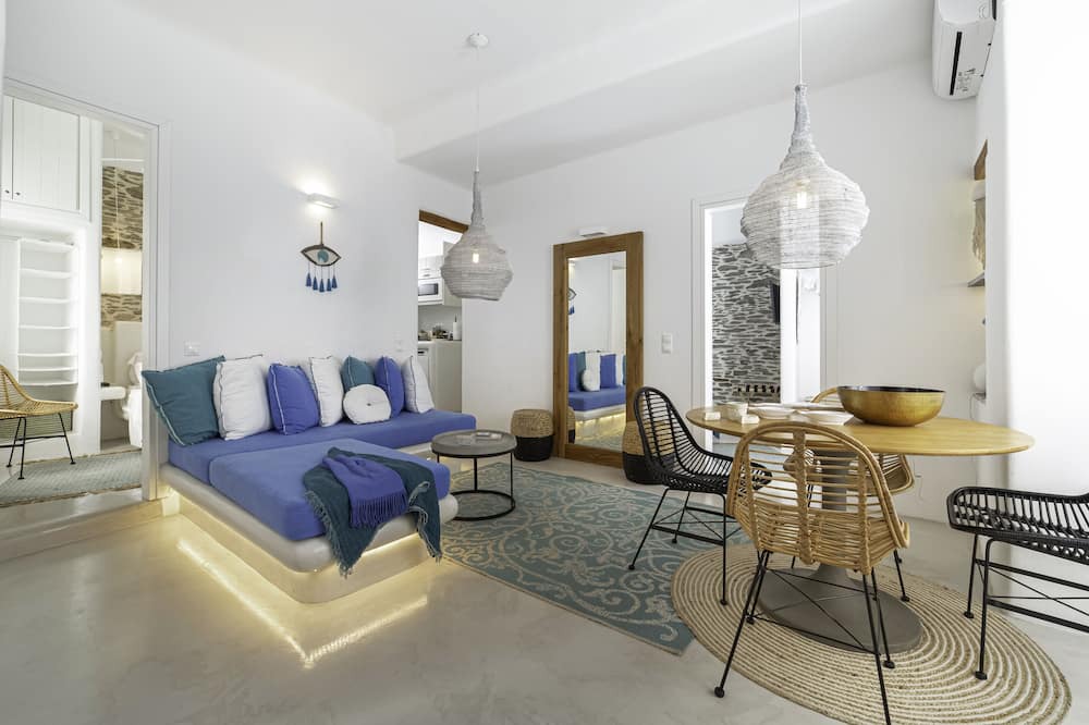 Photo of Livingroom in Paleopolis