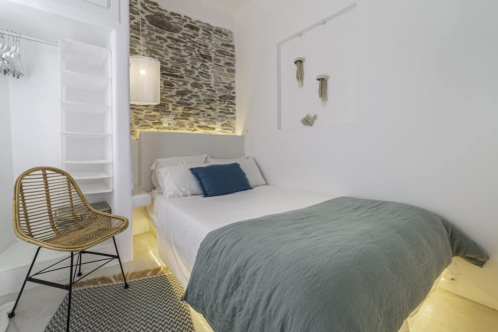Photo of Bedroom in Paleopolis