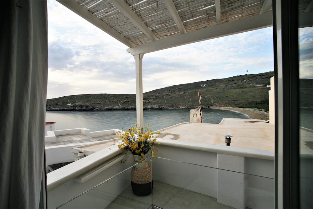 Photo of Bathroom in Paleopolis