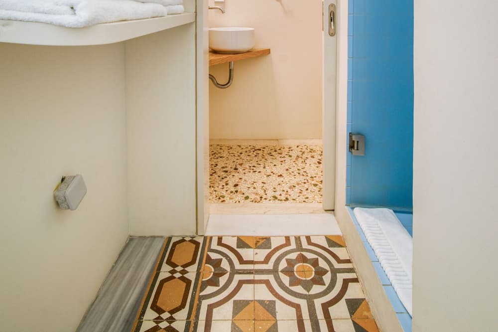 Photo of Bathroom in Kerameikos