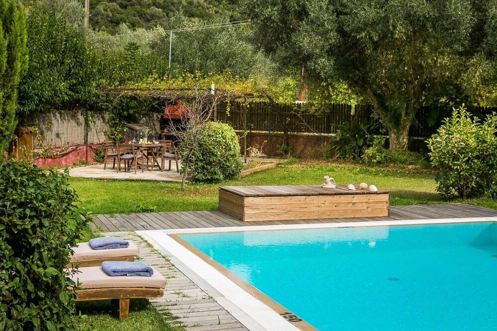 Photo of Outdoor in Mikros Gialos