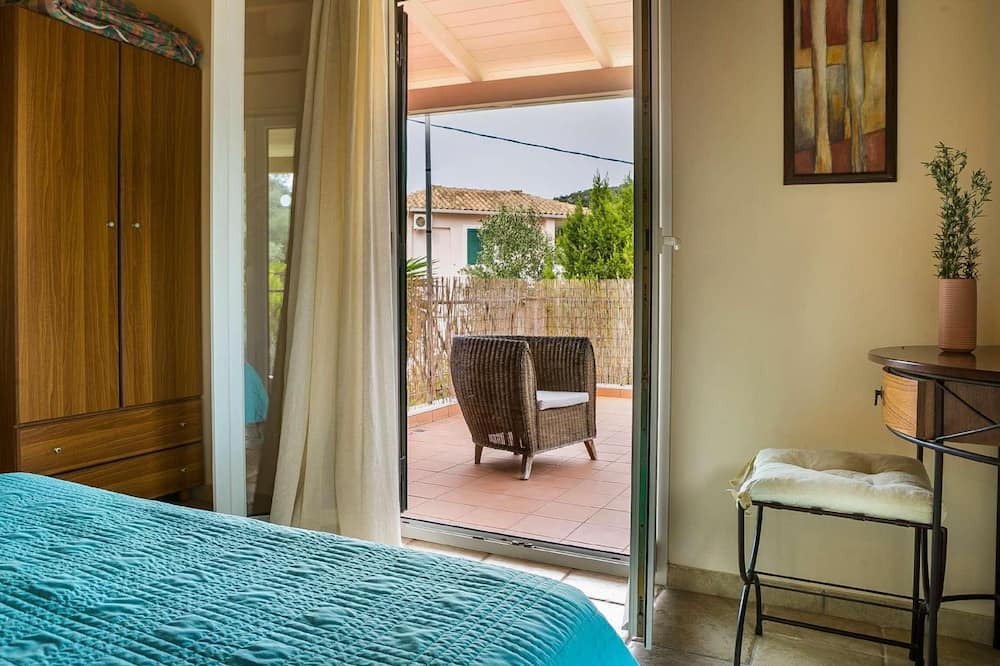 Photo of Bedroom in Mikros Gialos