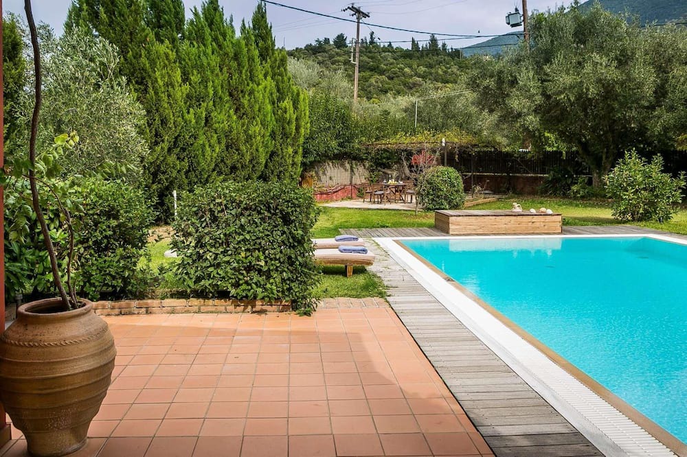 Photo of Outdoor in Mikros Gialos