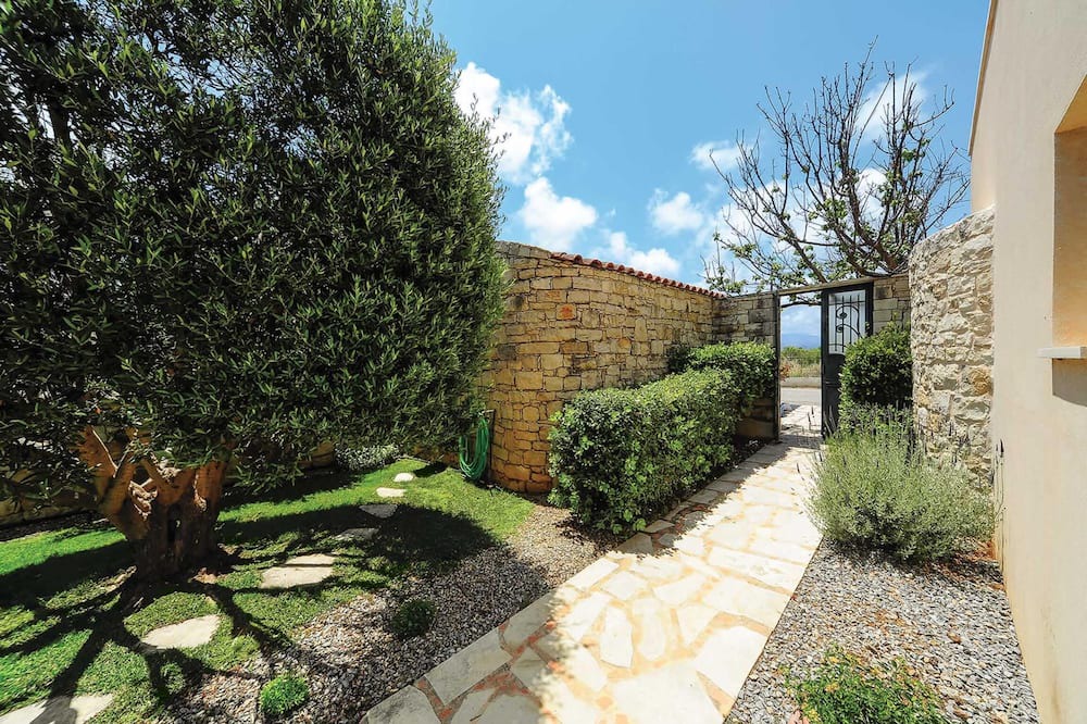 Photo of Outdoor in Prinos