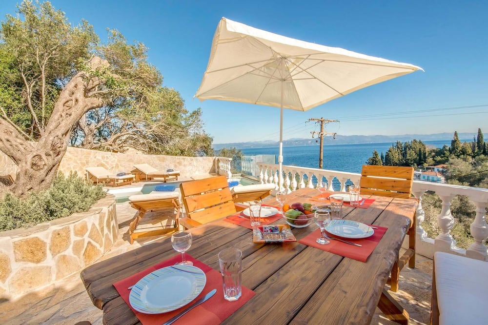 Photo of Patio Balcony in Longos