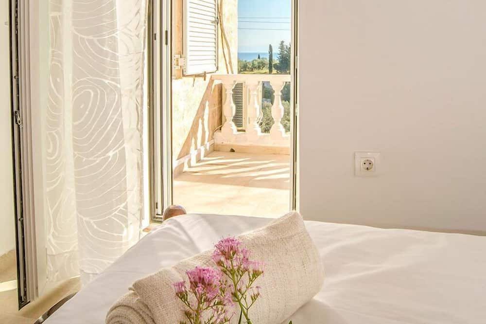 Photo of Bedroom in Longos