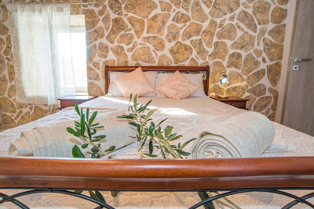 Photo of Bedroom in Longos