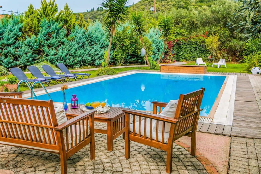 Photo of Outdoor in Mikros Gialos
