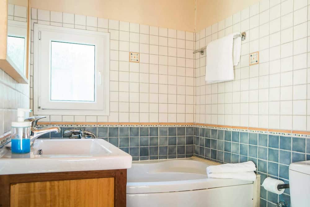 Photo of Bathroom in Mikros Gialos