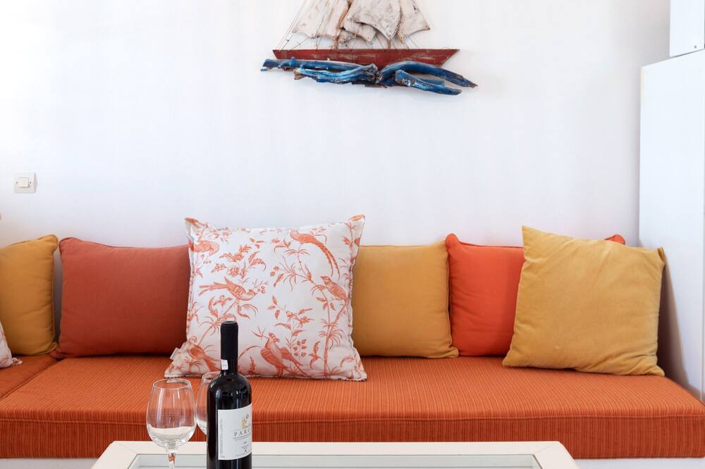 Photo of Livingroom in Ampelas
