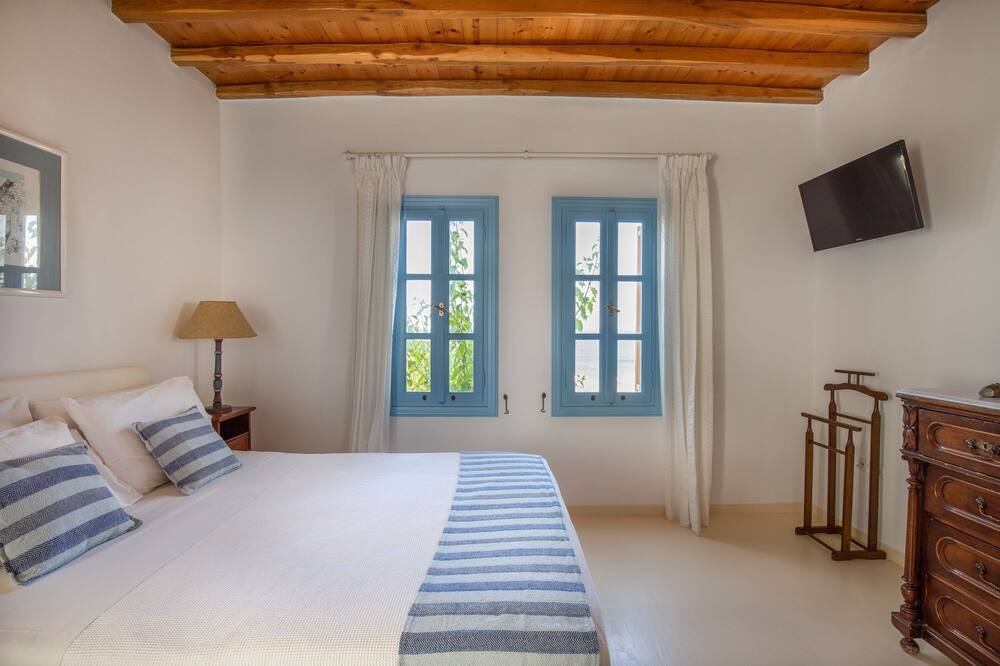 Photo of Bedroom in Houlakia