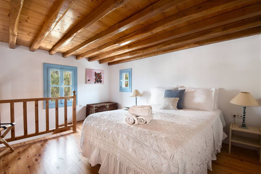 Photo of Bedroom in Houlakia