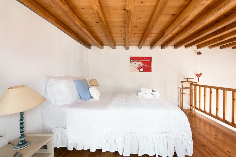 Photo of Bedroom in Houlakia